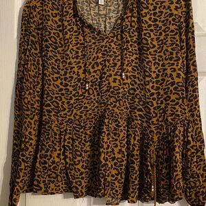 Time and Tru Leopard Print Women's Top